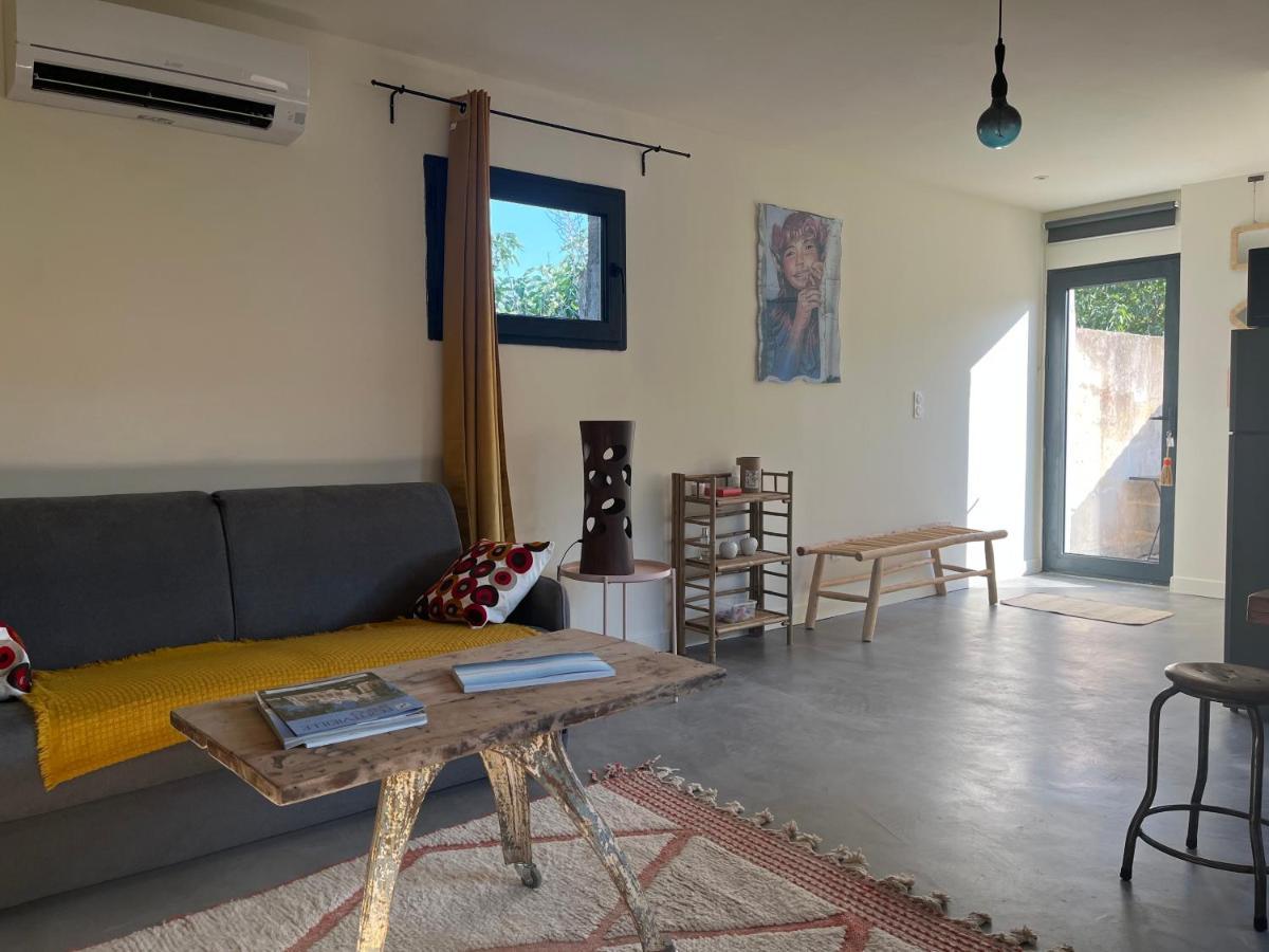 Studio Dans Les Alpilles Apartment Fontvieille Exterior photo