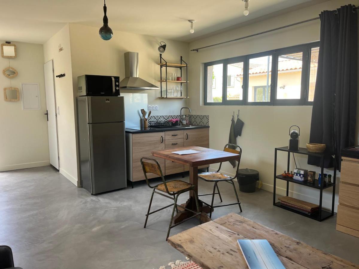 Studio Dans Les Alpilles Apartment Fontvieille Exterior photo
